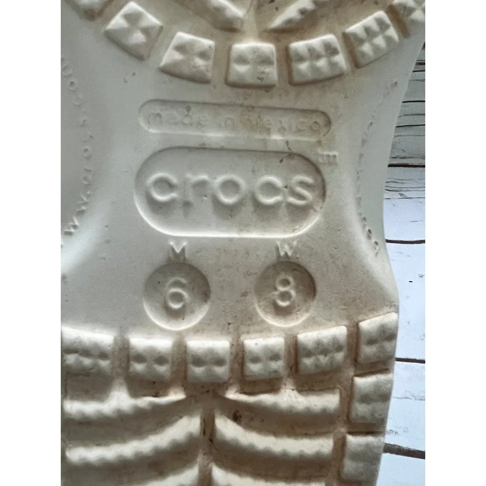 Crocs Classic Clogs Unisex White Jibbitz Charms (Women 8 Men 6 Big Kids 6)